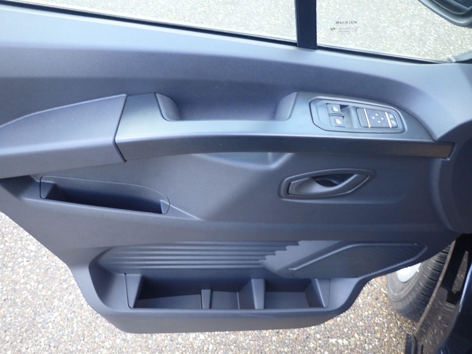 Fahrzeugabbildung Renault Trafic Pkw Grand Authentic Blue dCi 150 MY24