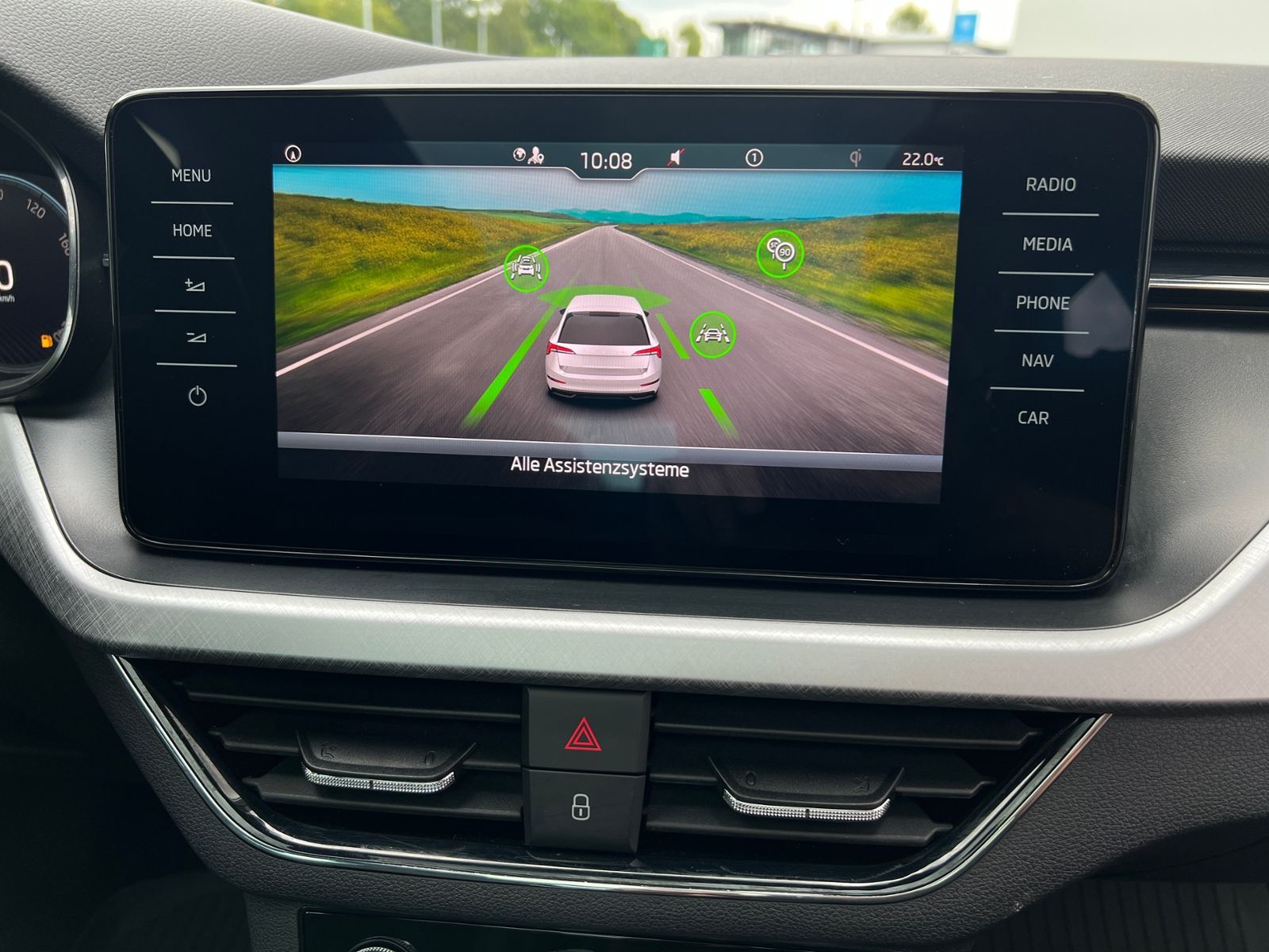 Fahrzeugabbildung SKODA Scala TOUR 1.0 TSI DSG *LED, Pano, Navi, 17"-LM*