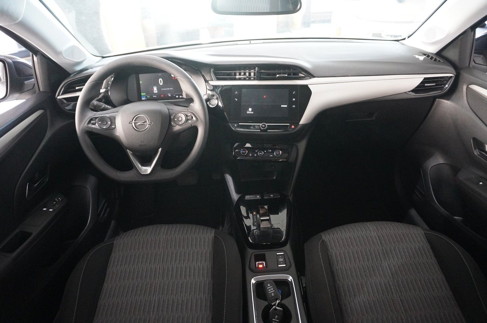 Fahrzeugabbildung Opel Corsa-e F EDITION 7KW NAVI/VIRT/SHZ/DAB/WÄRMEP.