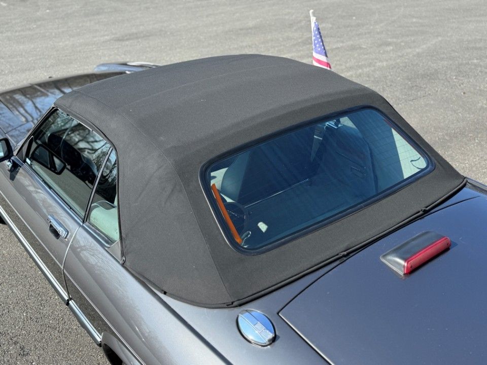 Fahrzeugabbildung Jaguar XJS 12 Zylinder Cabrio H. Zul. HU Neu