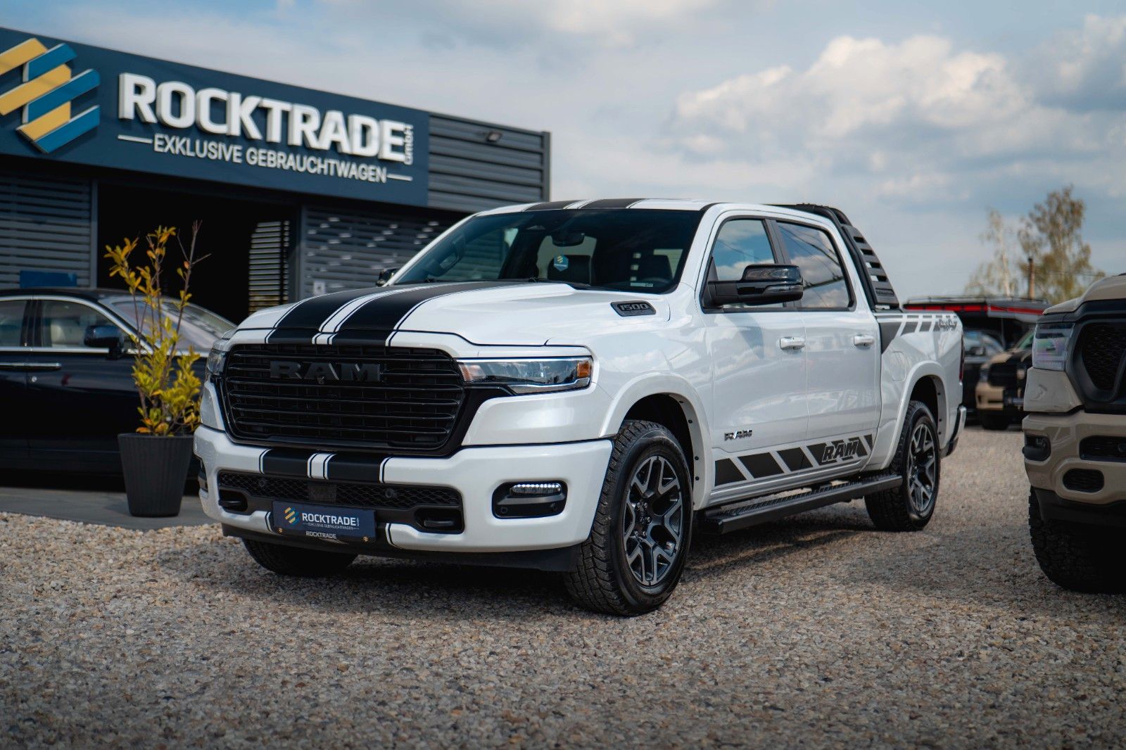Fahrzeugabbildung Dodge RAM 3.0 MY 25 TWIN TURBO LARAMIE Night Pano ACC