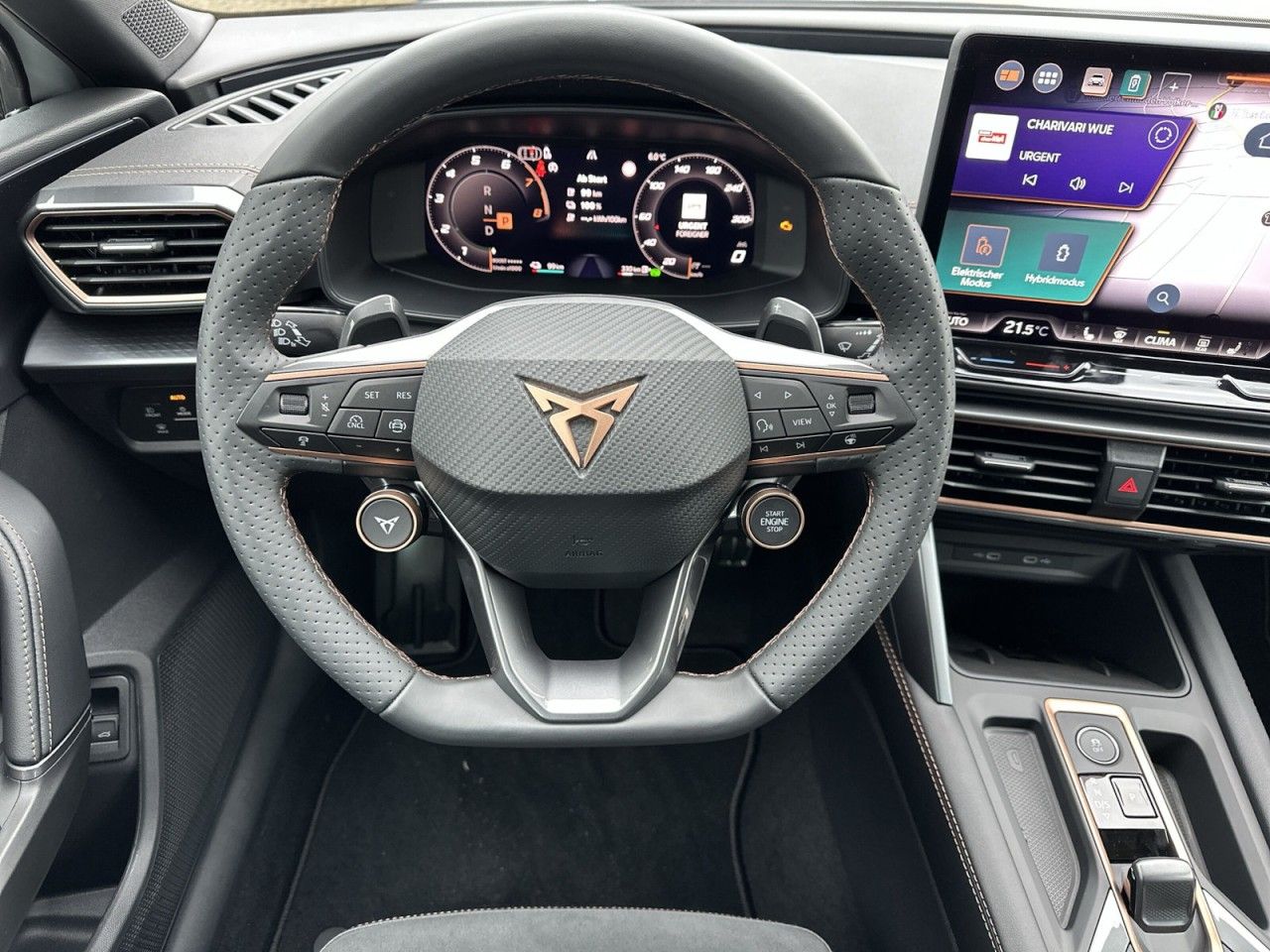 Fahrzeugabbildung CUPRA Leon ST VZ Black Edition 1.5 e-HYBRID 272 PS DSG - mit KI generiert/bearbeitet