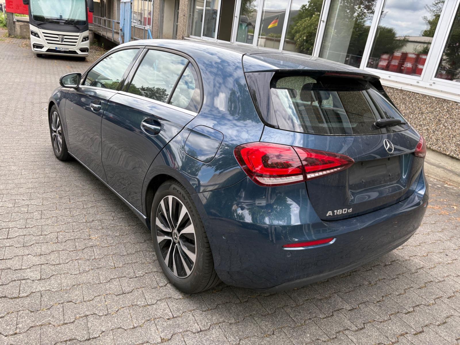Mercedes-Benz A 180 2.0 D/Leder/Navi/Alu/Netto 12000