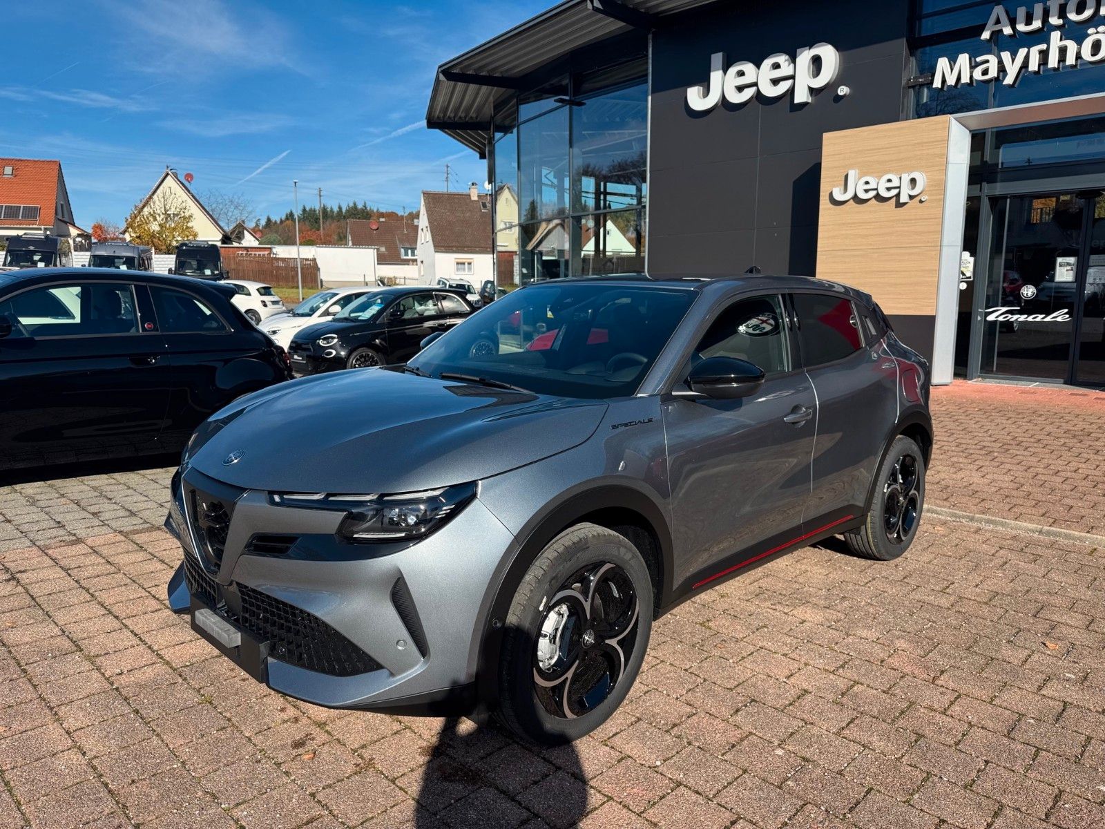 Fahrzeugabbildung Alfa Romeo Junior Ibrida Speciale 145PS Navi Kamera Massage