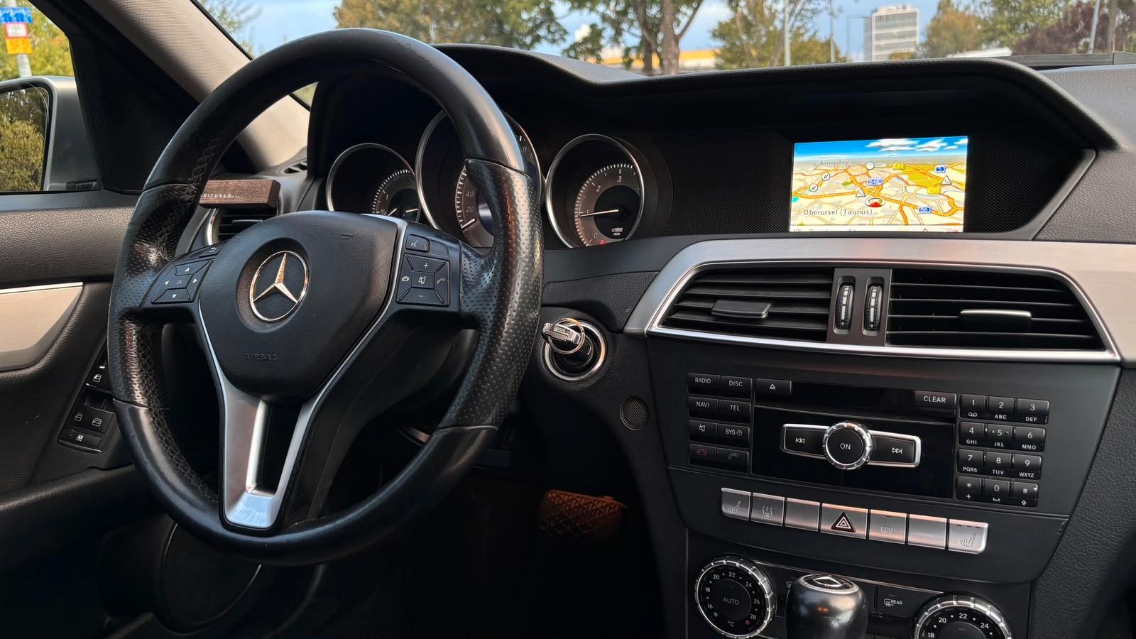 Mercedes-Benz C220 2012 — photo 8