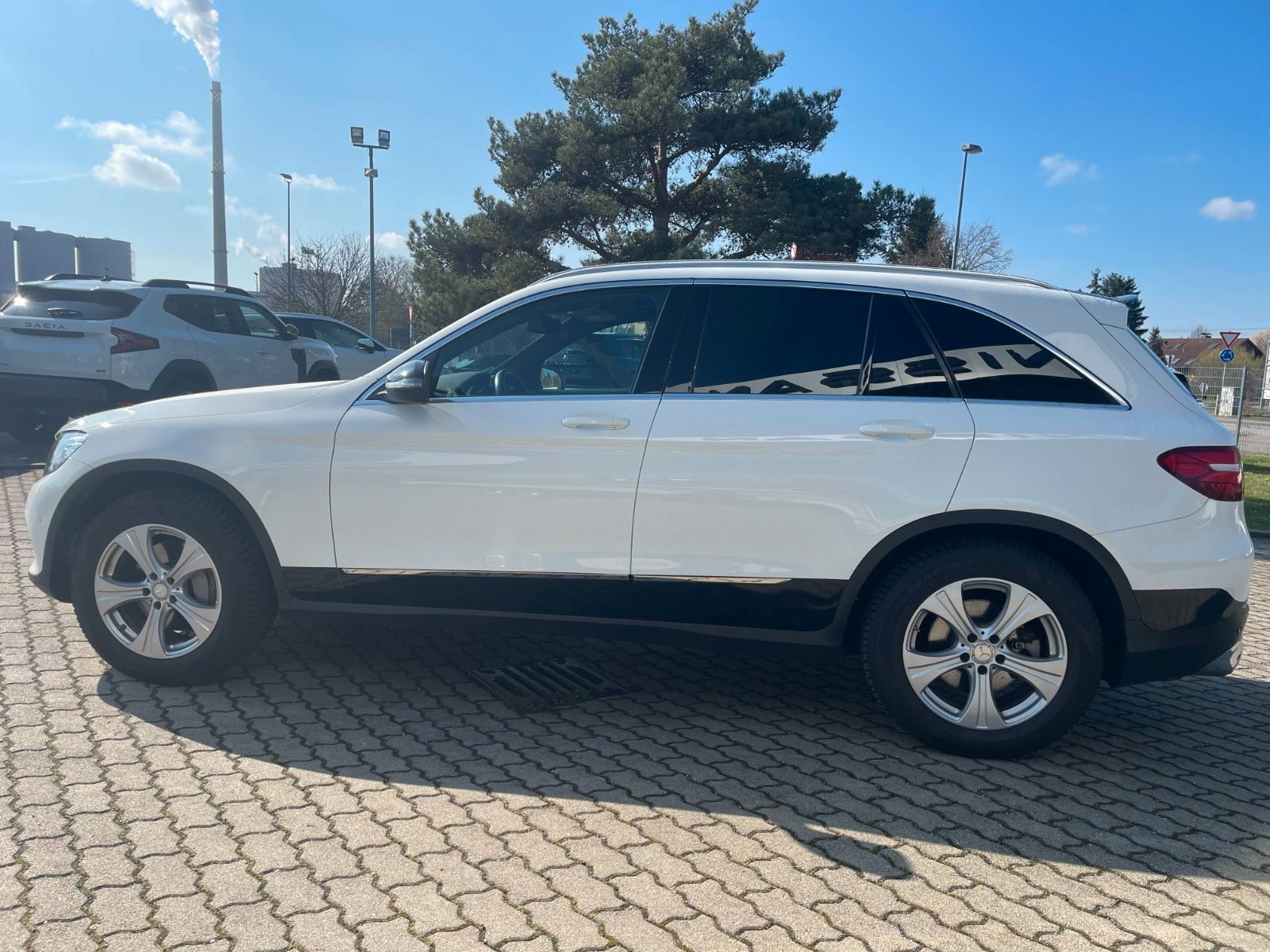 Fahrzeugabbildung Mercedes-Benz GLC 250 GLC GLC 250 d 4Matic AMG-Line