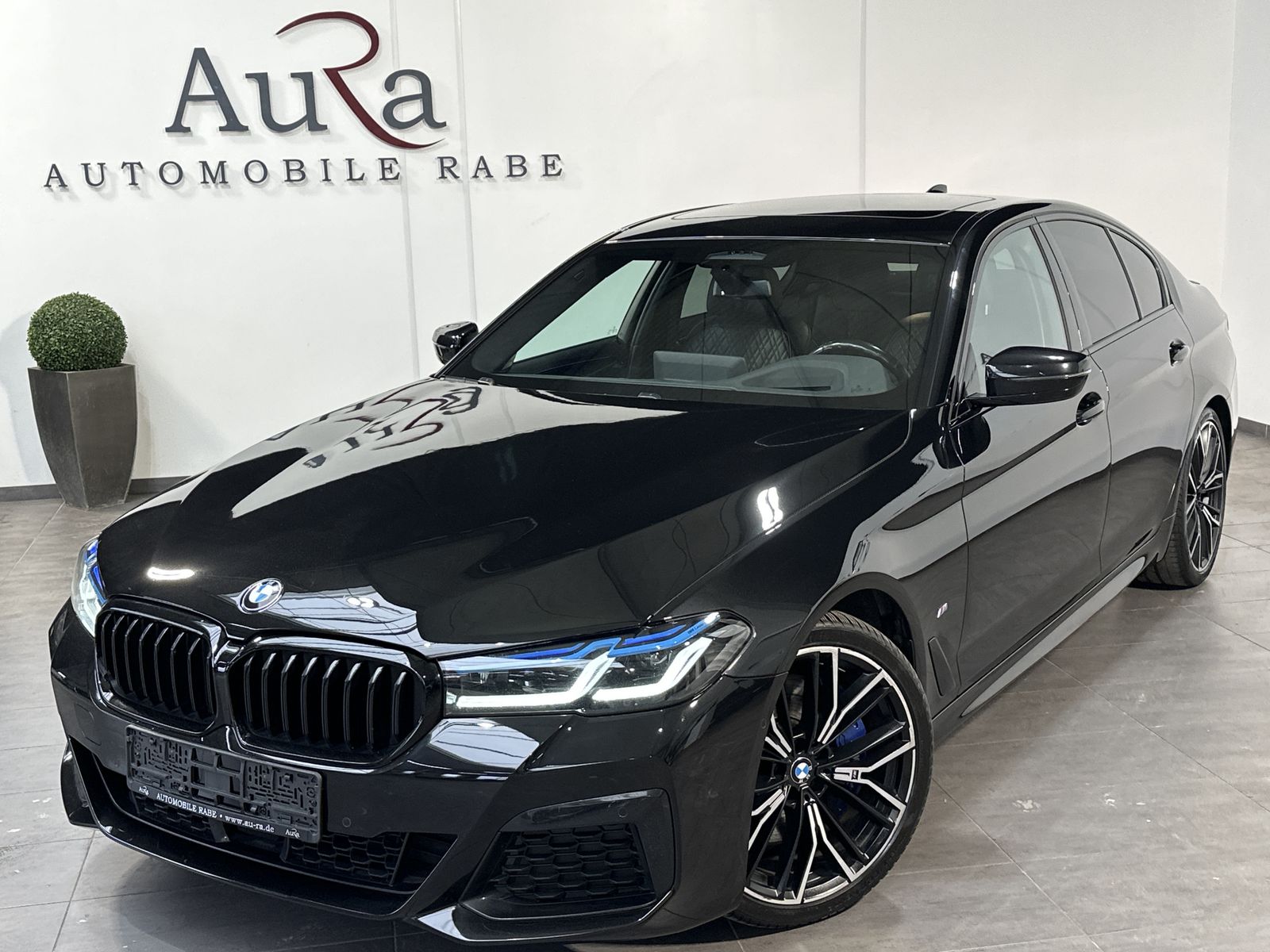 Fahrzeugabbildung BMW 540d xDrive M-Sport NAV+LASER+HUD+20ZO+GLASDACH
