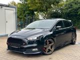 Ford Focus Lim. ST XENON NAVI BULLX LEDER - Ford Focus: X