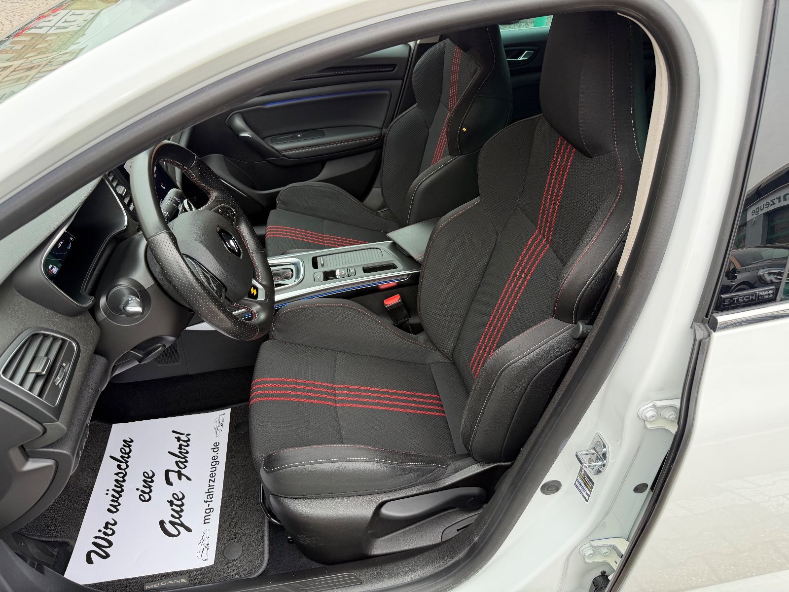Fahrzeugabbildung Renault Megane IV Grandtour R.S. LINE 1-HD NAVI LED BOSE