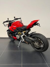 Ducati Streetfighter V2