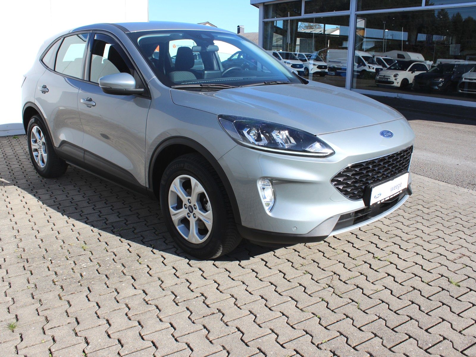 Fahrzeugabbildung Ford Kuga Plug-In Hybrid Cool & Connect 2,5 Duratec