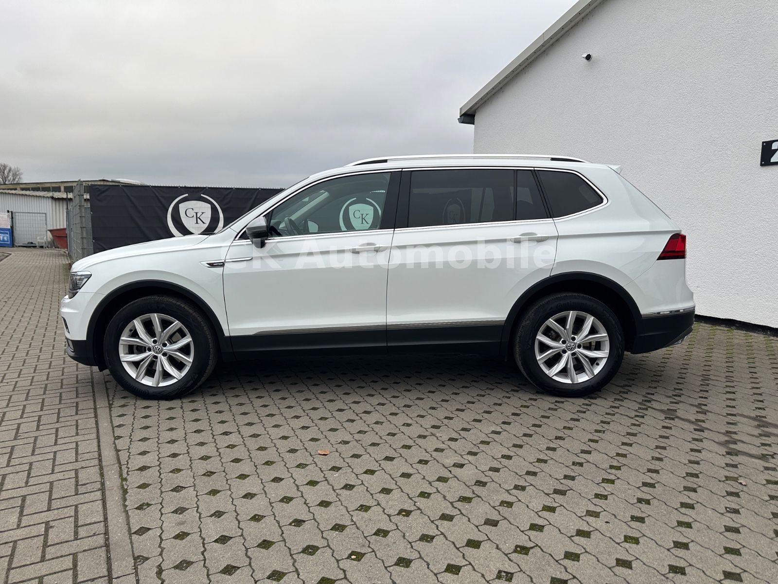 Fahrzeugabbildung Volkswagen Tiguan Allspace Highline 4Motion 2.0 TDI/7 Sitze
