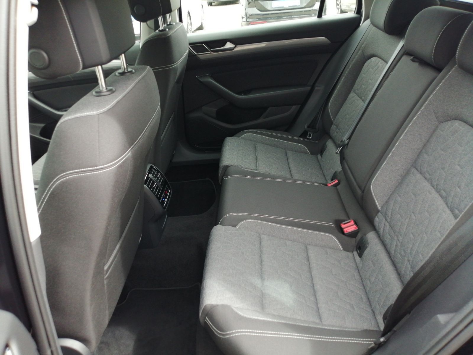 Volkswagen Passat Variant - Bild 15
