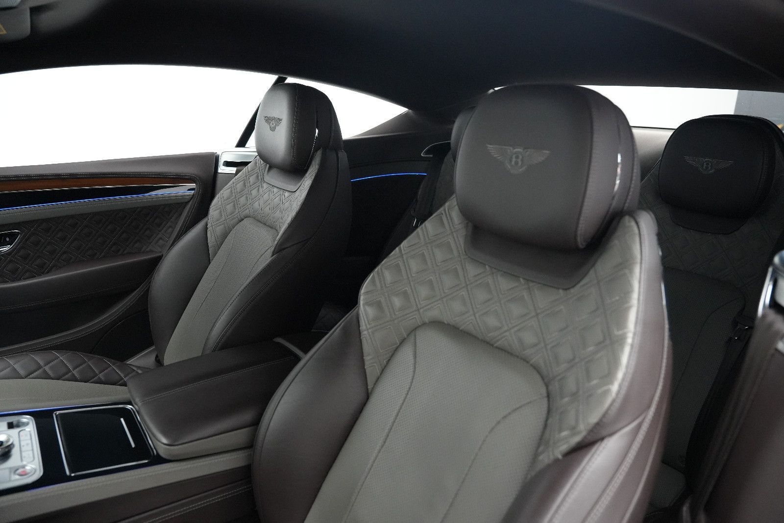Fahrzeugabbildung Bentley Continental GT W12 First Edition *Rotation*B&O*