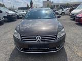 Volkswagen Passat 2.0 Highline / Xenon / Euro 5 / Leder - Volkswagen Passat: Kombi, 2.5