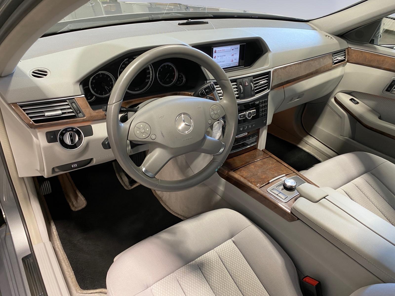 Mercedes-Benz E200 CDI Lim. BlueEfficiency, NAVI, PDC, BIXENON
