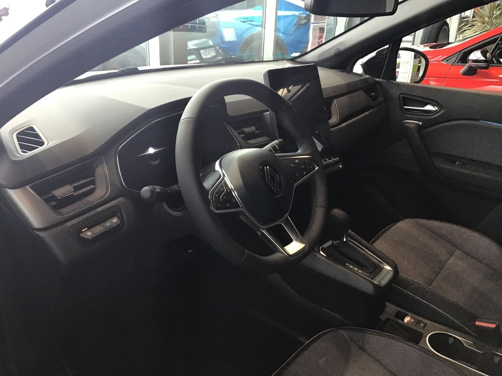 Fahrzeugabbildung Renault Captur MILD HYBRID 160 EDC TECHNO/NAVI/GJR/SHZ/