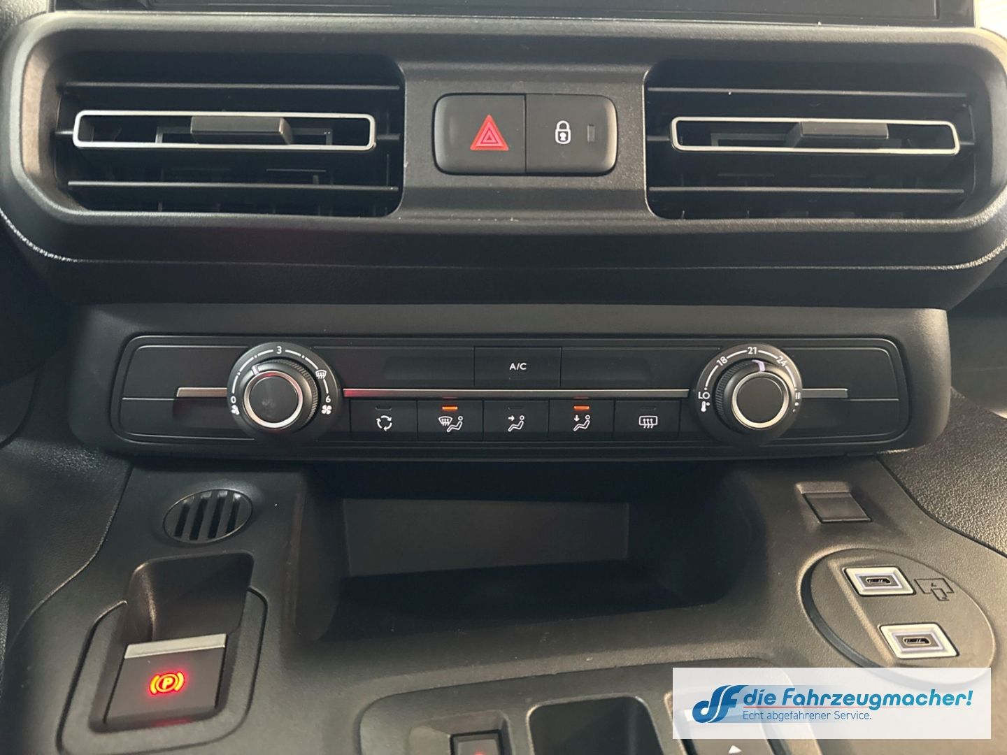 Fahrzeugabbildung Citroën Berlingo Plus Elektromotor M LED Apple CarPlay A