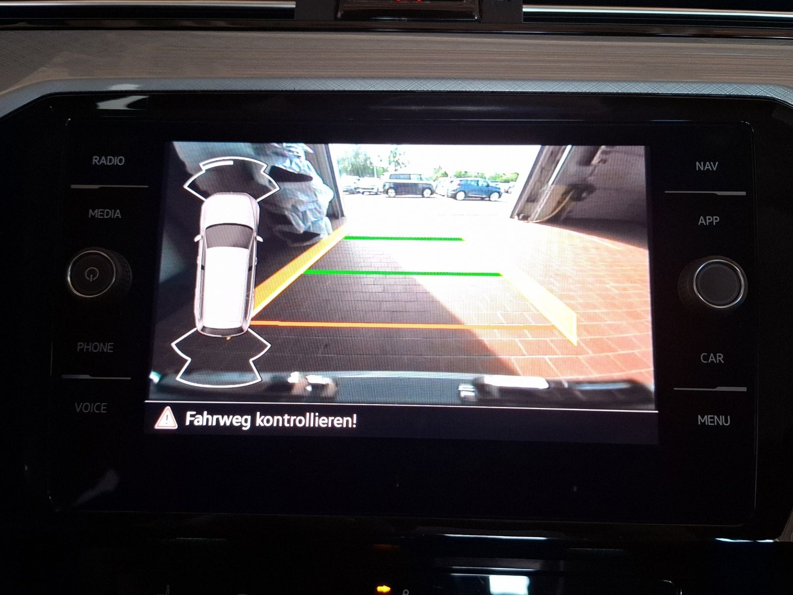 Fahrzeugabbildung Volkswagen Passat Variant TDI Business DSG LED Navi ACC RFK