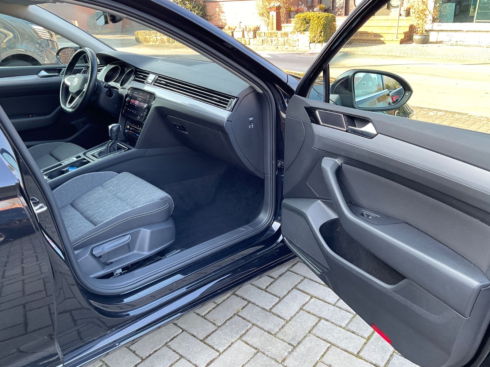 Fahrzeugabbildung Volkswagen Passat 2.0 TDI SCR DSG Busi,Kamera,ACC,CarPlay