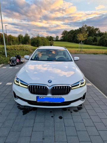 BMW 530e xDrive 2022