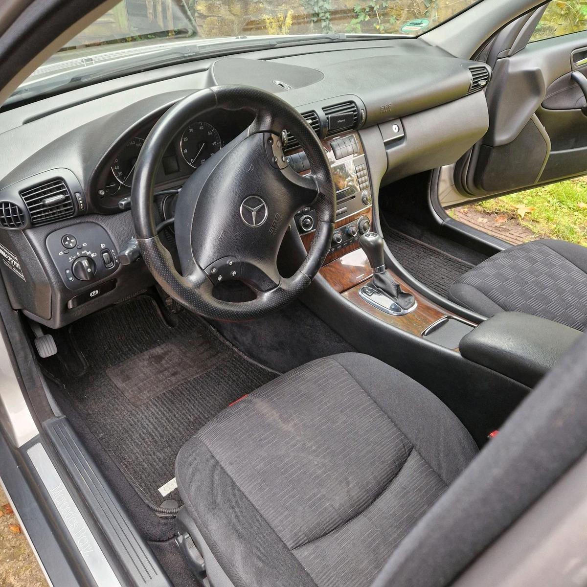 Mercedes-Benz C200 2006 — photo 8