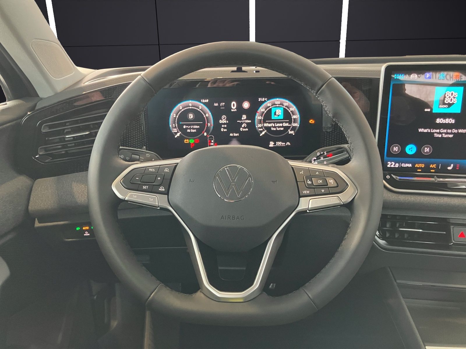 Fahrzeugabbildung Volkswagen Tiguan eTSI  DSG LED AHK RFK