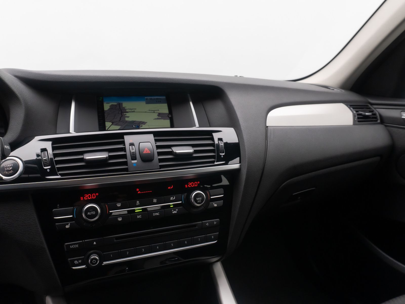 Fahrzeugabbildung BMW X3 xD20d Xenon GeschwindigReg PDC FernlichtAssis