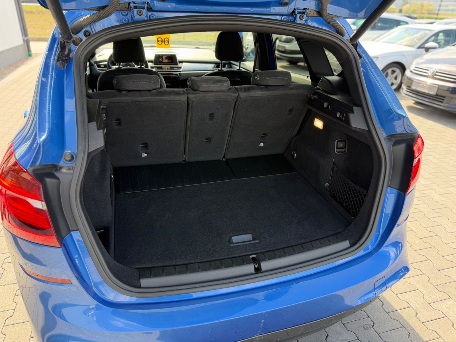 218 Active Tourer M Paket Alcantara