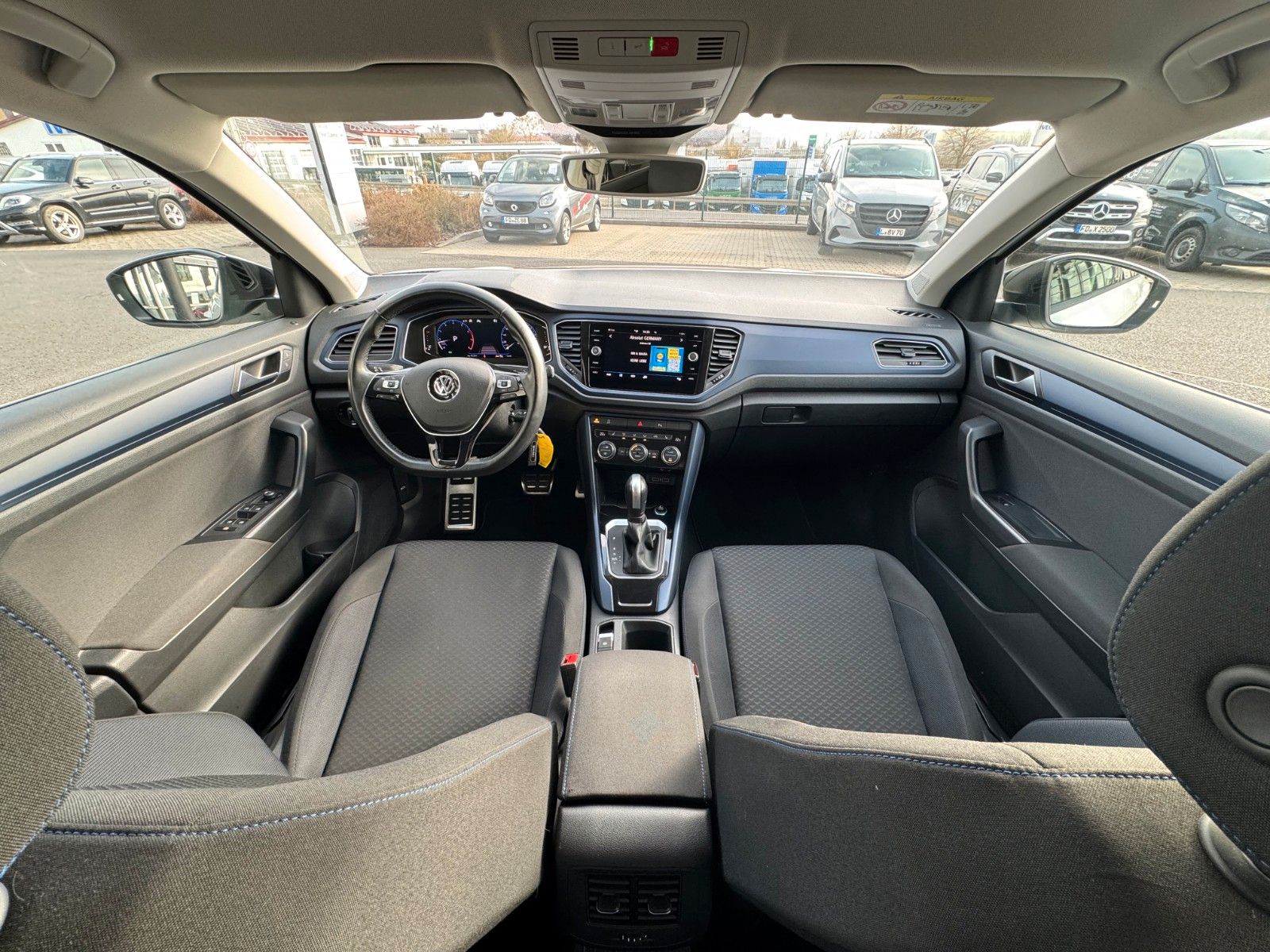 Fahrzeugabbildung Volkswagen T-Roc Style+RLine+AHK+ACC+LED+MirrowLink