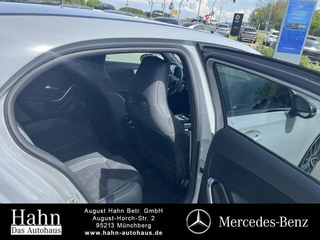 Fahrzeugabbildung Mercedes-Benz A 200 AMG/NIGHT/LED/KAM./DISTRO./AMBI/19ZOLL