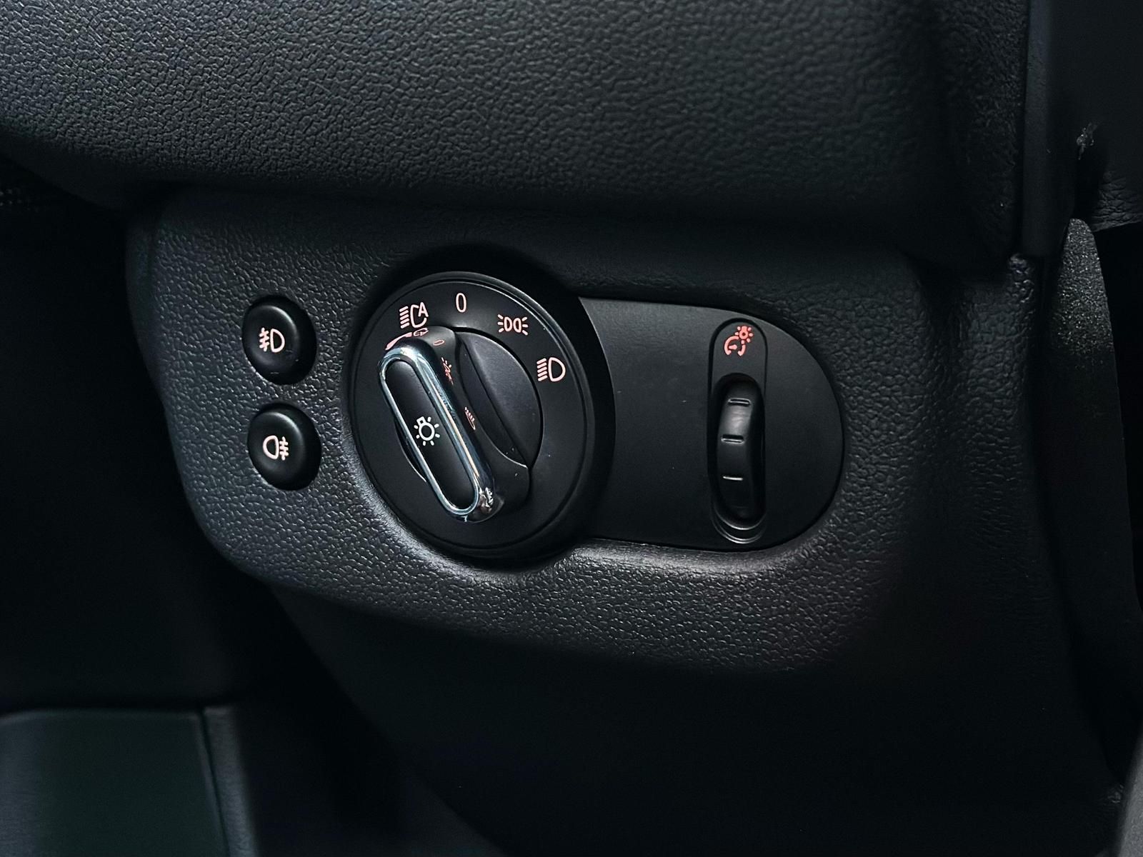 MINI Cooper SD Clubman ALL4 LED#ACC#PANO#SH#SHZ#CAM - Image 19