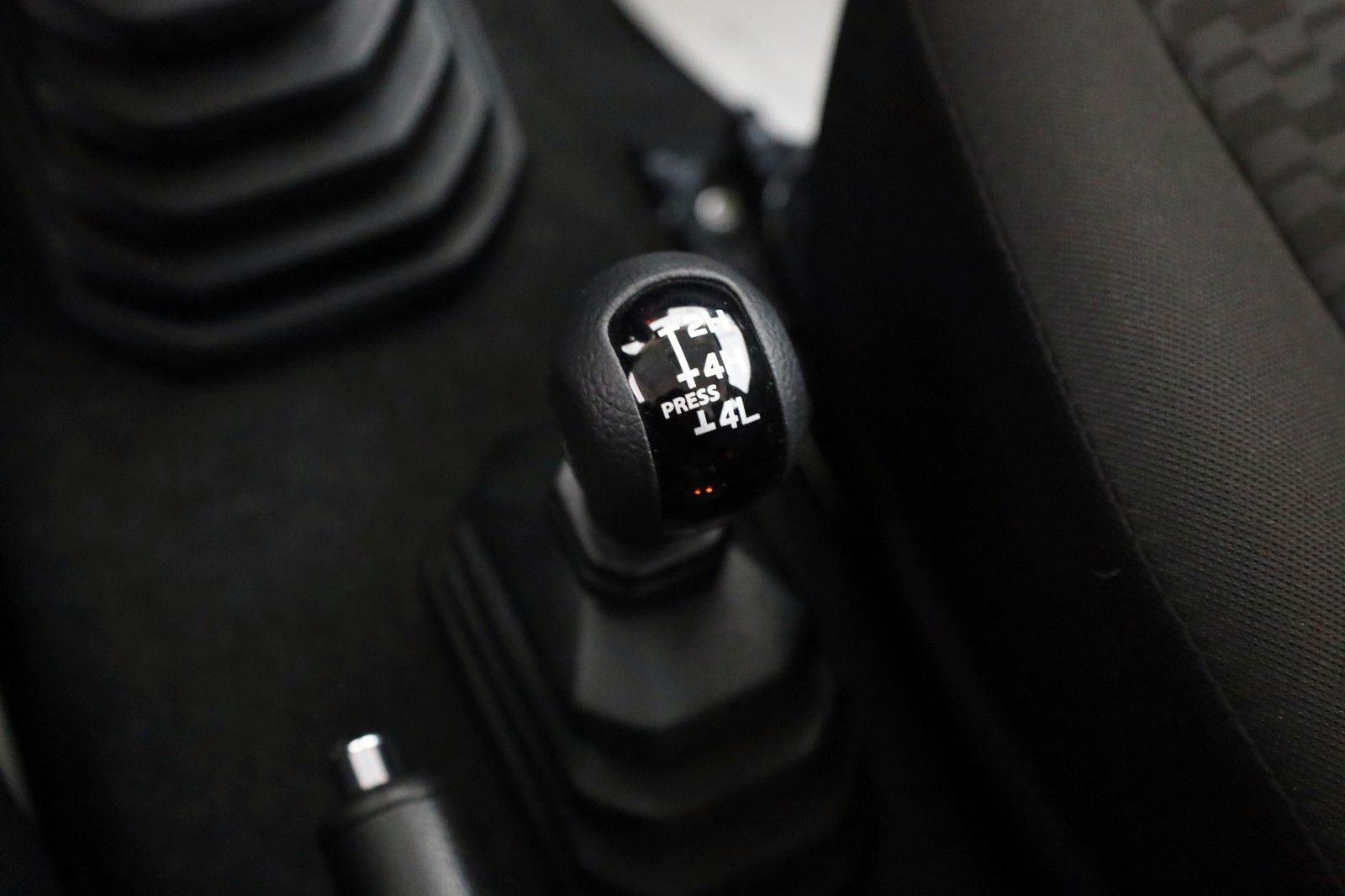 Fahrzeugabbildung Suzuki Jimny Comfort AllGrip NFZ 4WD,Temp.,SH,DSBS