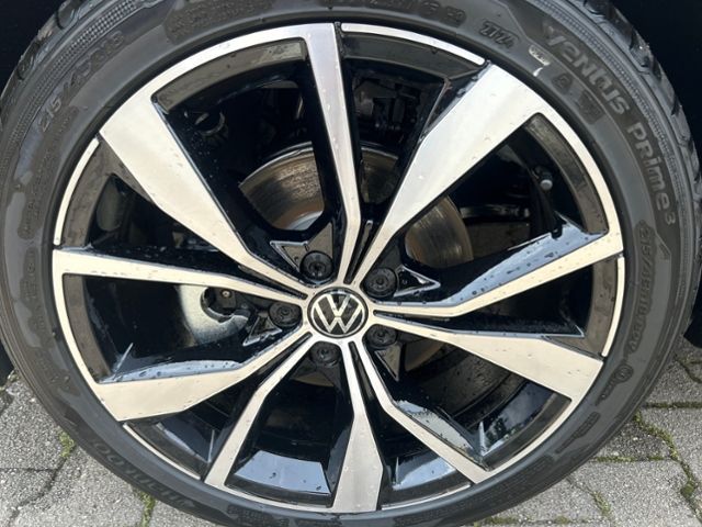 Fahrzeugabbildung Volkswagen Taigo 1.5 TSI R-LINE KAMERA IQ.DRIVE TRAVEL-ASSI