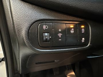 Kia Carens UEFA Euro 2016 *2. Hand*Klima*Kamera*Navi