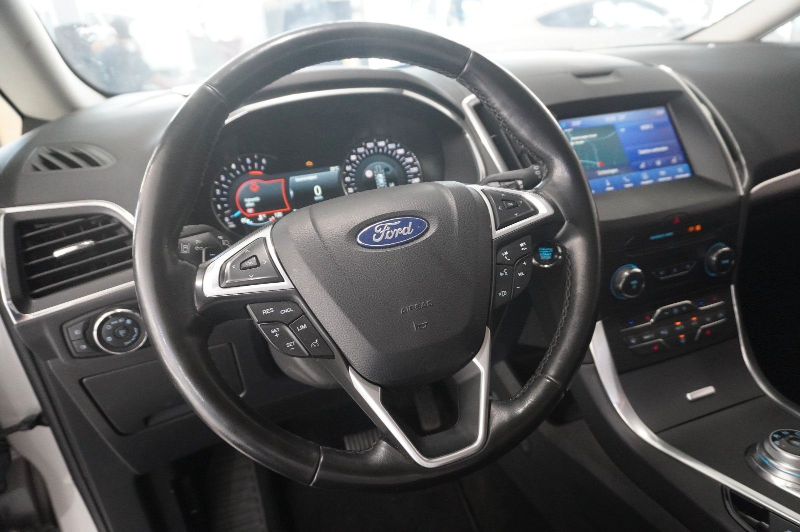 Fahrzeugabbildung Ford S-Max 2.0D TITANIUM NAVI/SHZ/KAMERA/SPORT/AHK