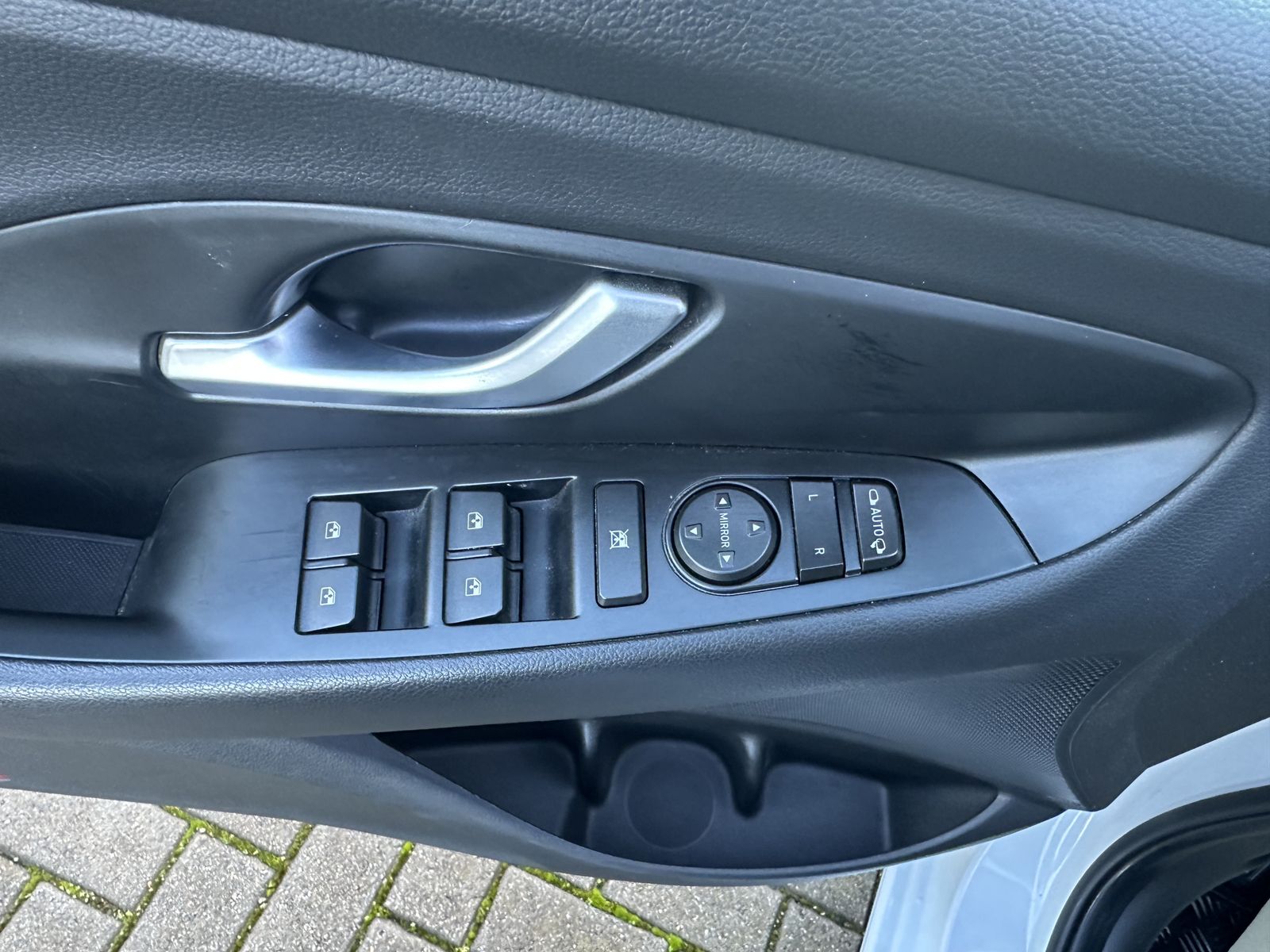 Fahrzeugabbildung Hyundai i30 1.5 T-GDI LED AHK KAMERA WINTERPAKET TEMPOM.