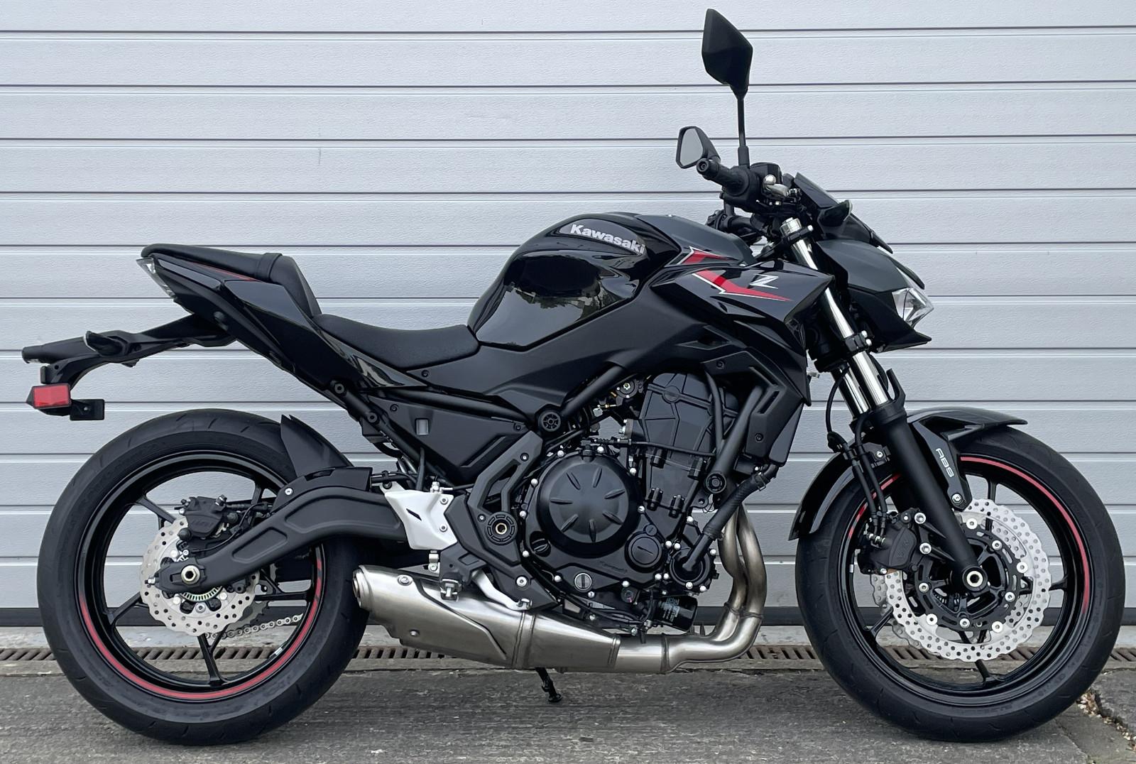 Kawasaki Z 650 1. Hand, wie neu, tiefergelegt, Inspe. neu