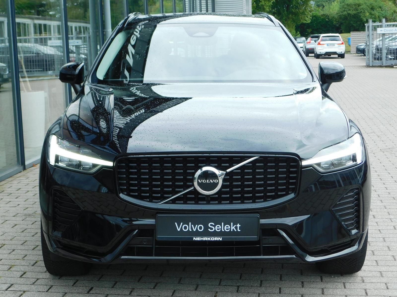 Fahrzeugabbildung Volvo XC60 B4 D Plus Dark