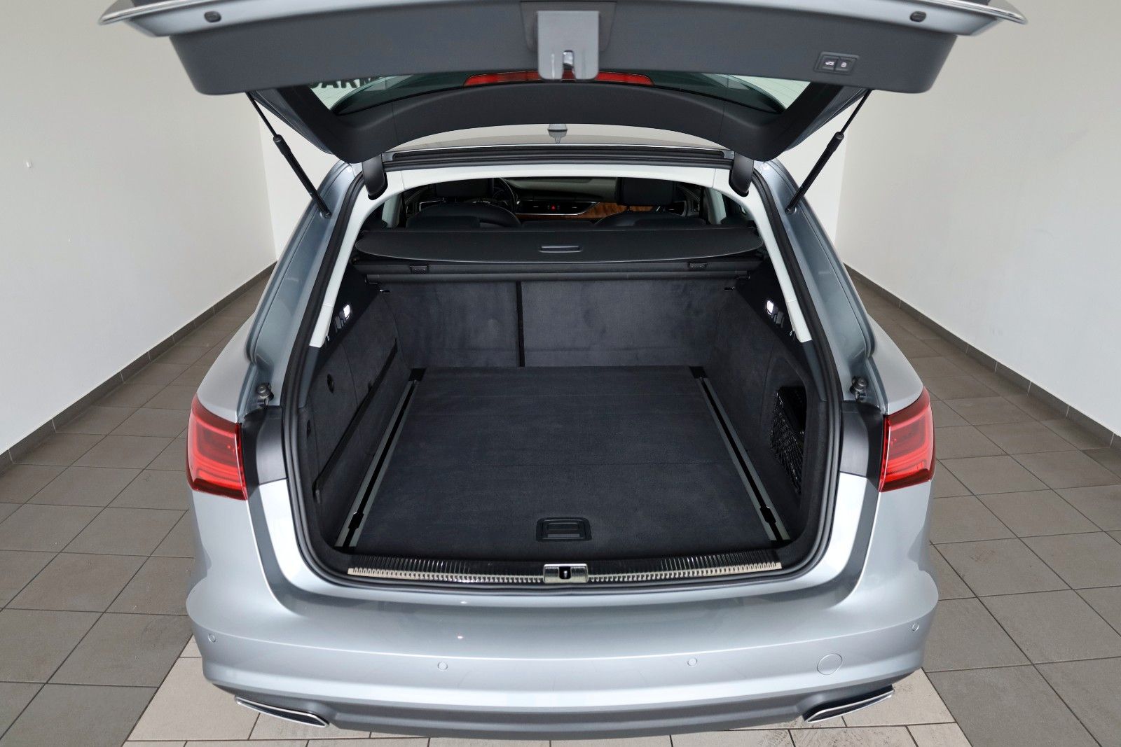Fahrzeugabbildung Audi A6 Avant 3.0TDI Leder,Navi,Xenon,Panor,BOSE,+WR