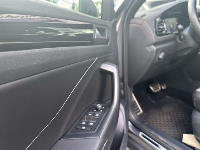 T-Roc 1.5 TSI R-Line Navi AHK Pano18 Alu RFK
