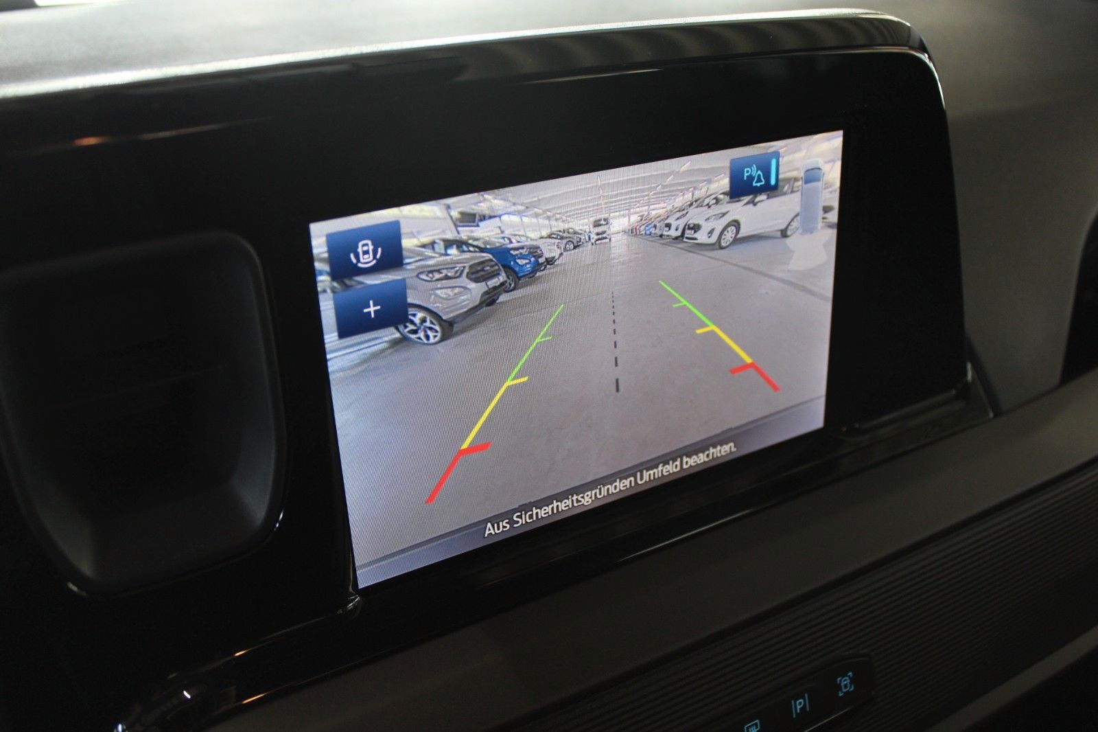 Fahrzeugabbildung Ford Tourneo Courier TREND Kamera PDC WinterPaket2