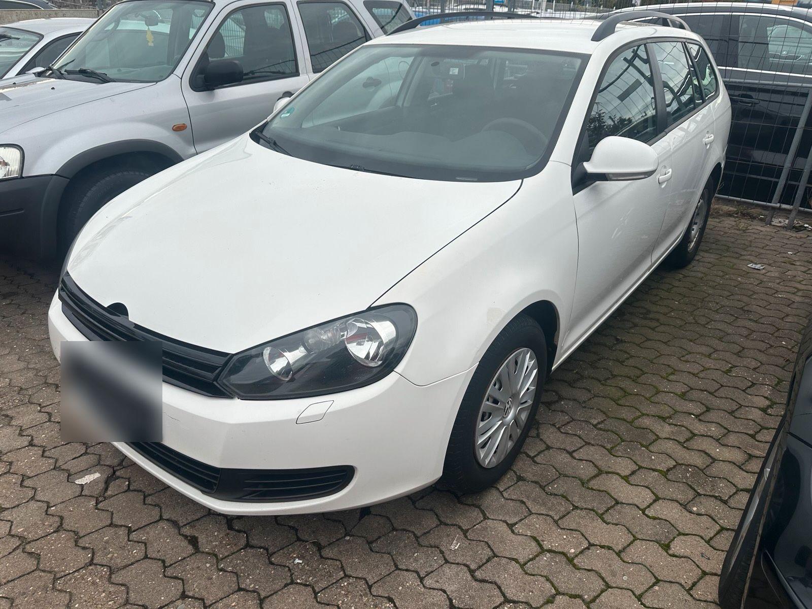 Volkswagen Golf 2011 — engine 105 HP (77kW)