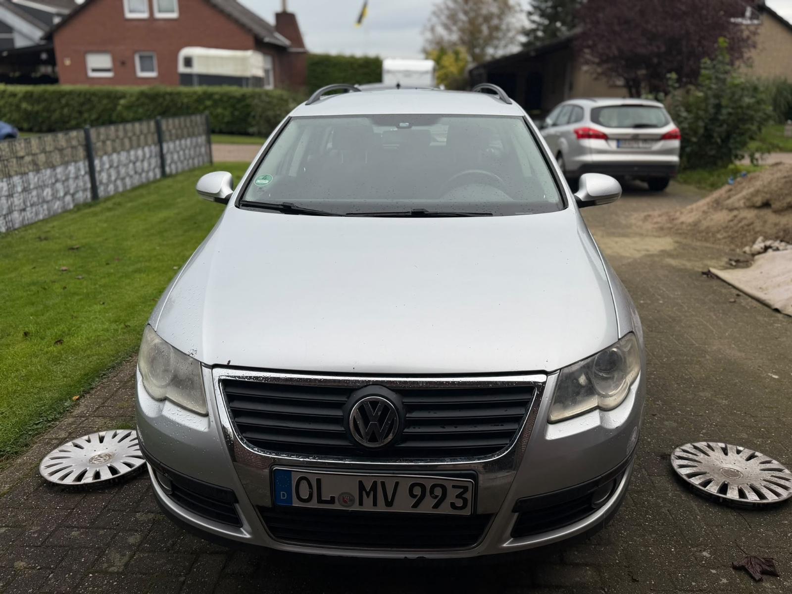 Volkswagen Passat 2005 — rear view