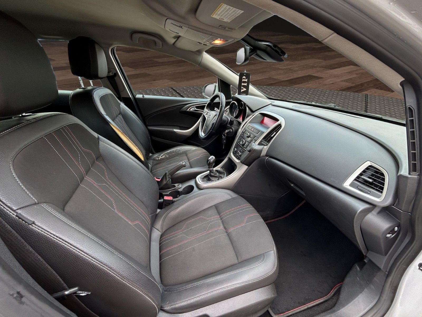 Fahrzeugabbildung Opel Astra J Sports Tourer 150 Jahre Klima/TÜV NEU