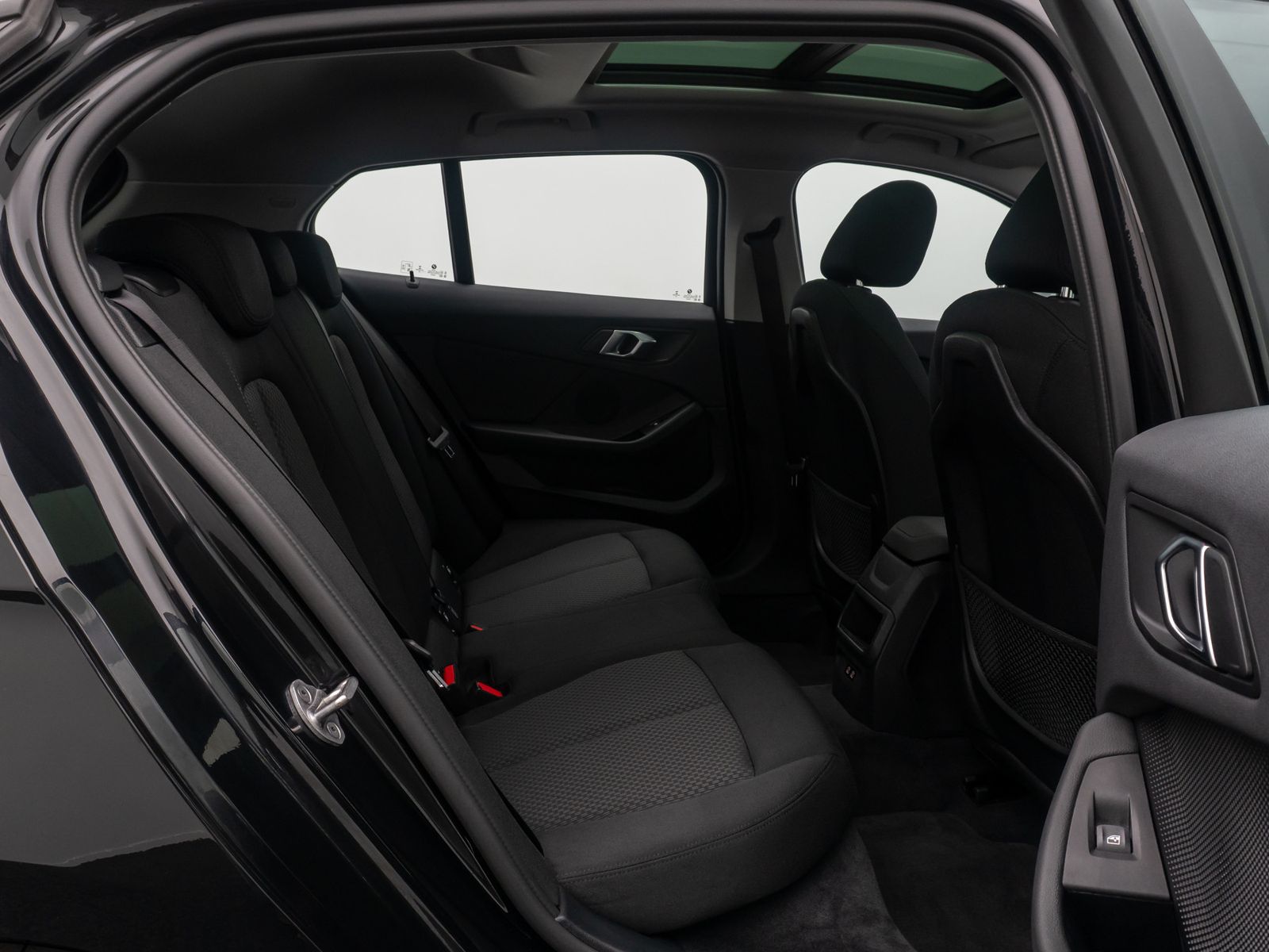 Fahrzeugabbildung BMW 120i GeschwindigReg PDC LED DAB Panorama WLAN