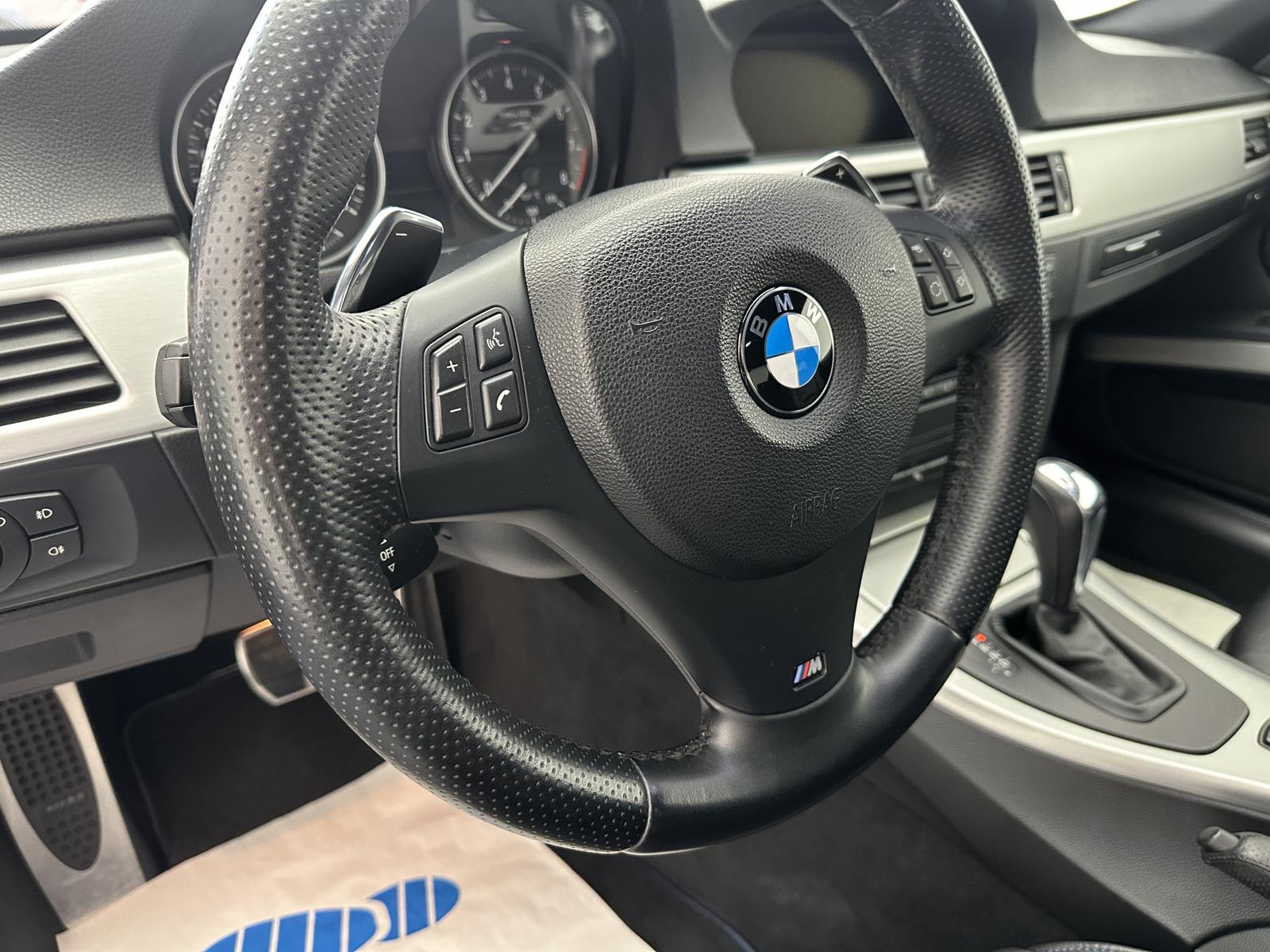 BMW 325 I M SPORT "NAVI-LEDER-SITZH-PDC-MULTI-TEMPO" | 218 ch | BVA | SYSTÈME DE NAVIGATION | CUIR INTÉGRAL | SIÈGES CHAUFFANTS