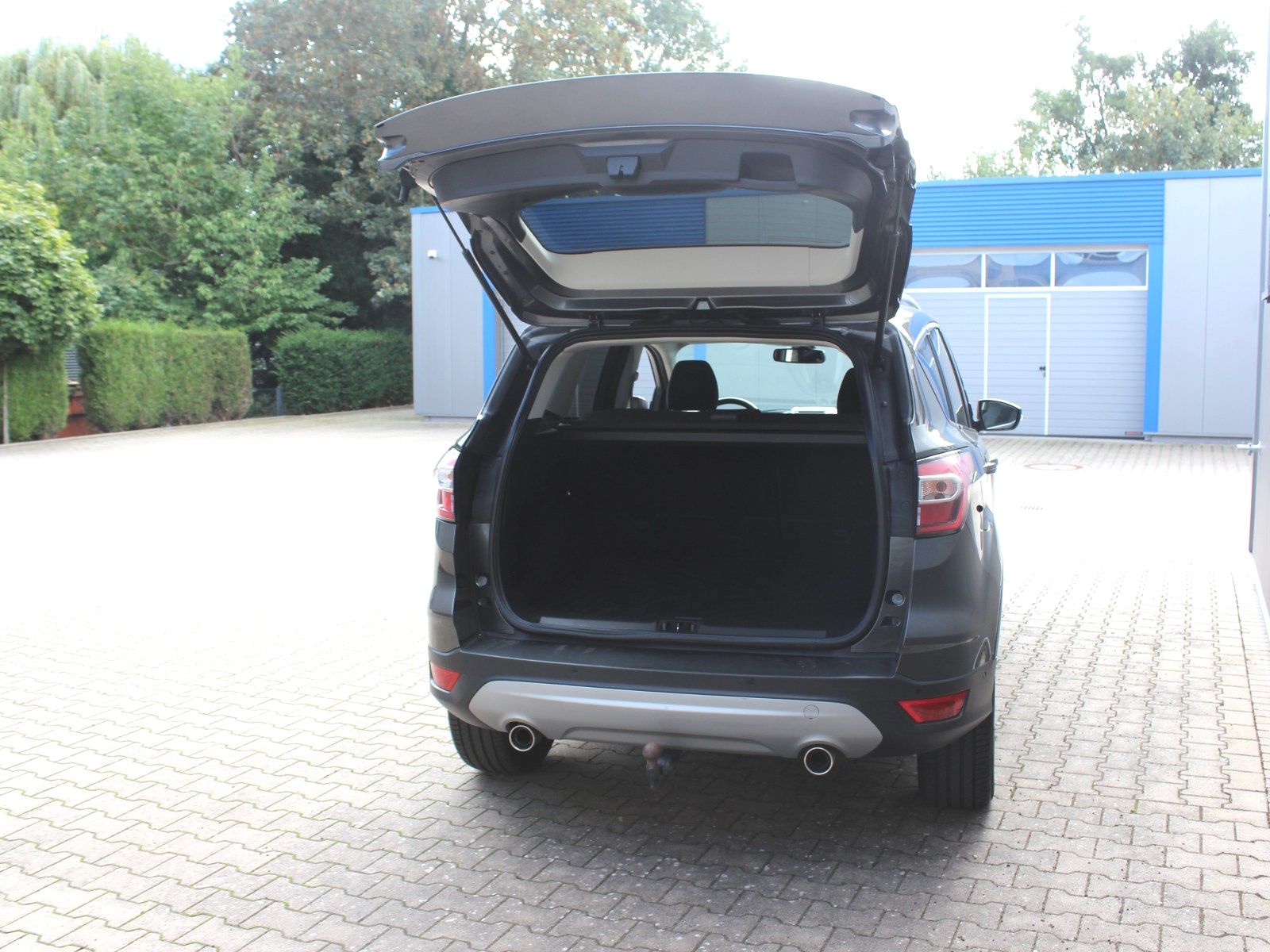 Fahrzeugabbildung Ford Kuga Cool & Connect 2,0 TDCi 4x2 Start/Stopp
