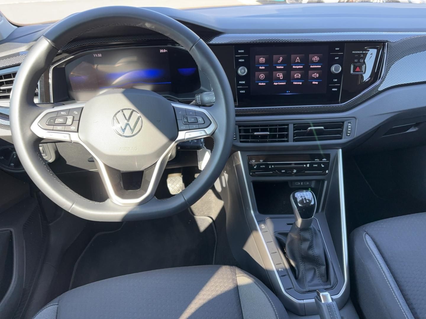 Fahrzeugabbildung Volkswagen Polo Life 1,0 l,Navi,SH,Climatronic,LED,Telefons