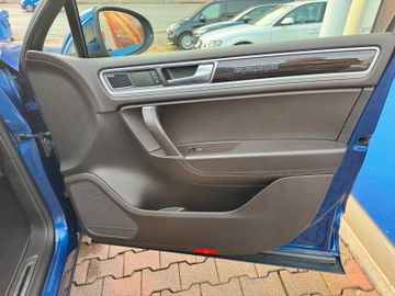 Bild 21 VW Touareg R-line*4Mo*Luftfederung*Leder*Navi*Pano*